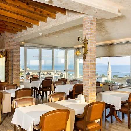 Otel Baron & 4*